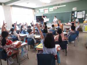 小松島小学校で出前授業を行いました