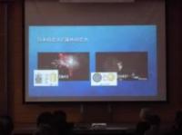 日本の花火と外国の花火の違いをスライドで説明しています
