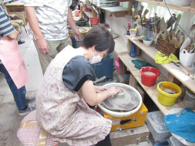 令和４年度　大沢地域の魅力発掘　第２回「地域の窯で陶芸体験」