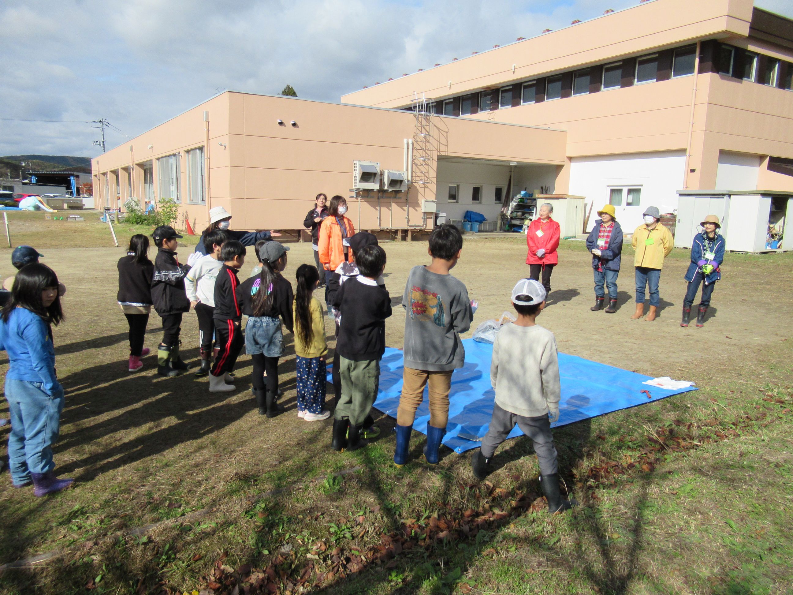 こども達と一緒に芋ほり活動