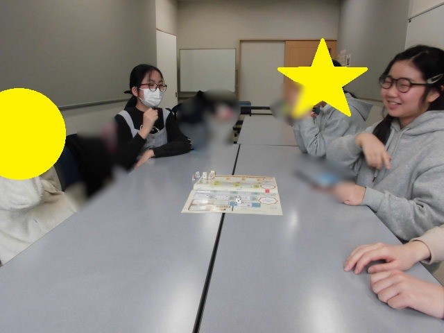 『木まちすごろく』で遊んでいる画像