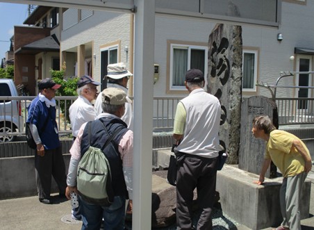 田子西3丁目の湯殿山碑を拝見