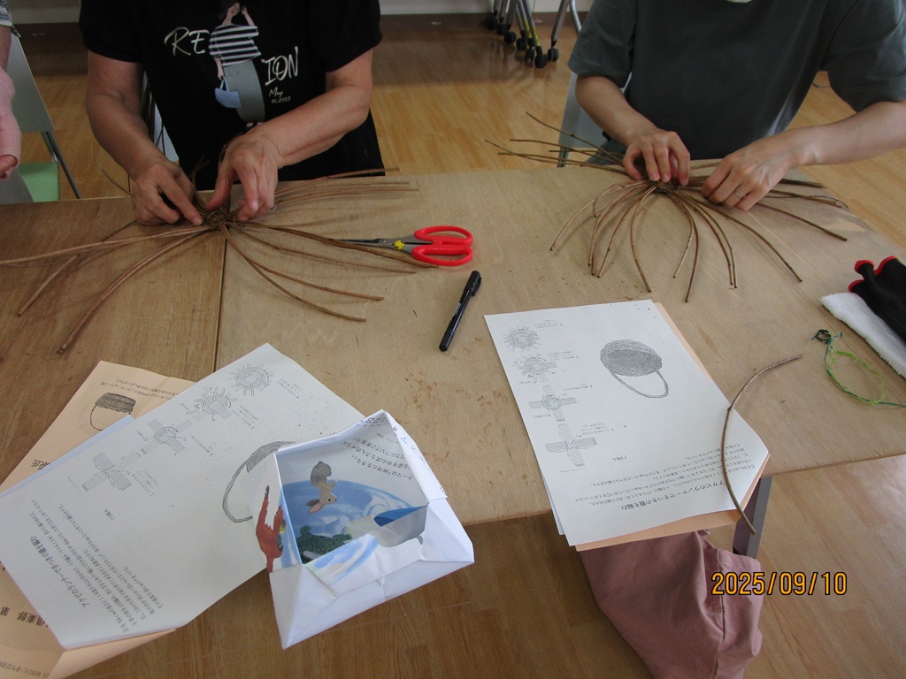 かごの編みはじめ