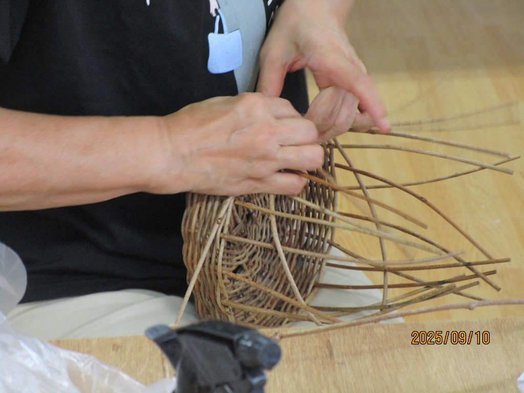 かご編み中途