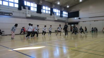 守備練習の様子