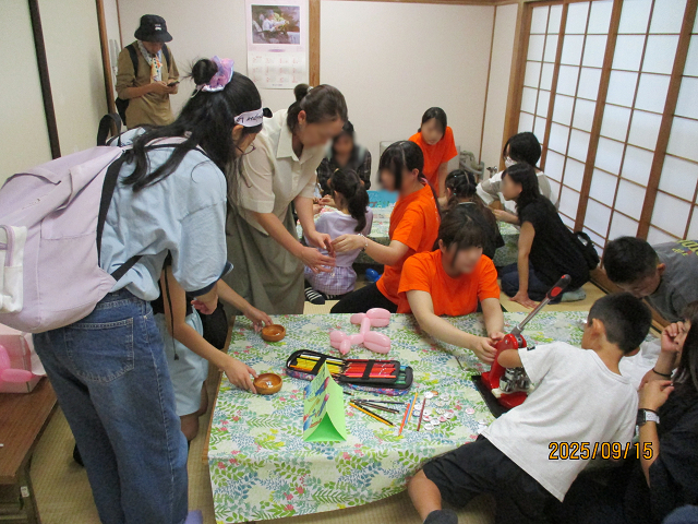 東北生活文化大学による遊びのコーナーの写真