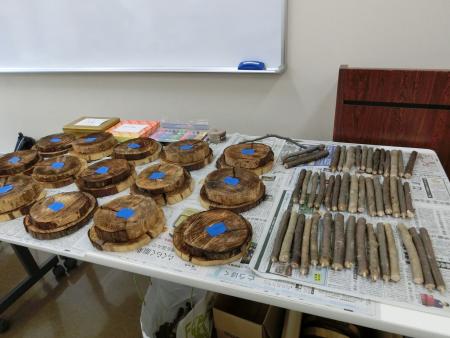 鳥のえさ台材料