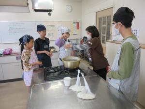 防災おやつ茹でる