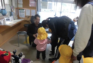 お菓子をくれないと