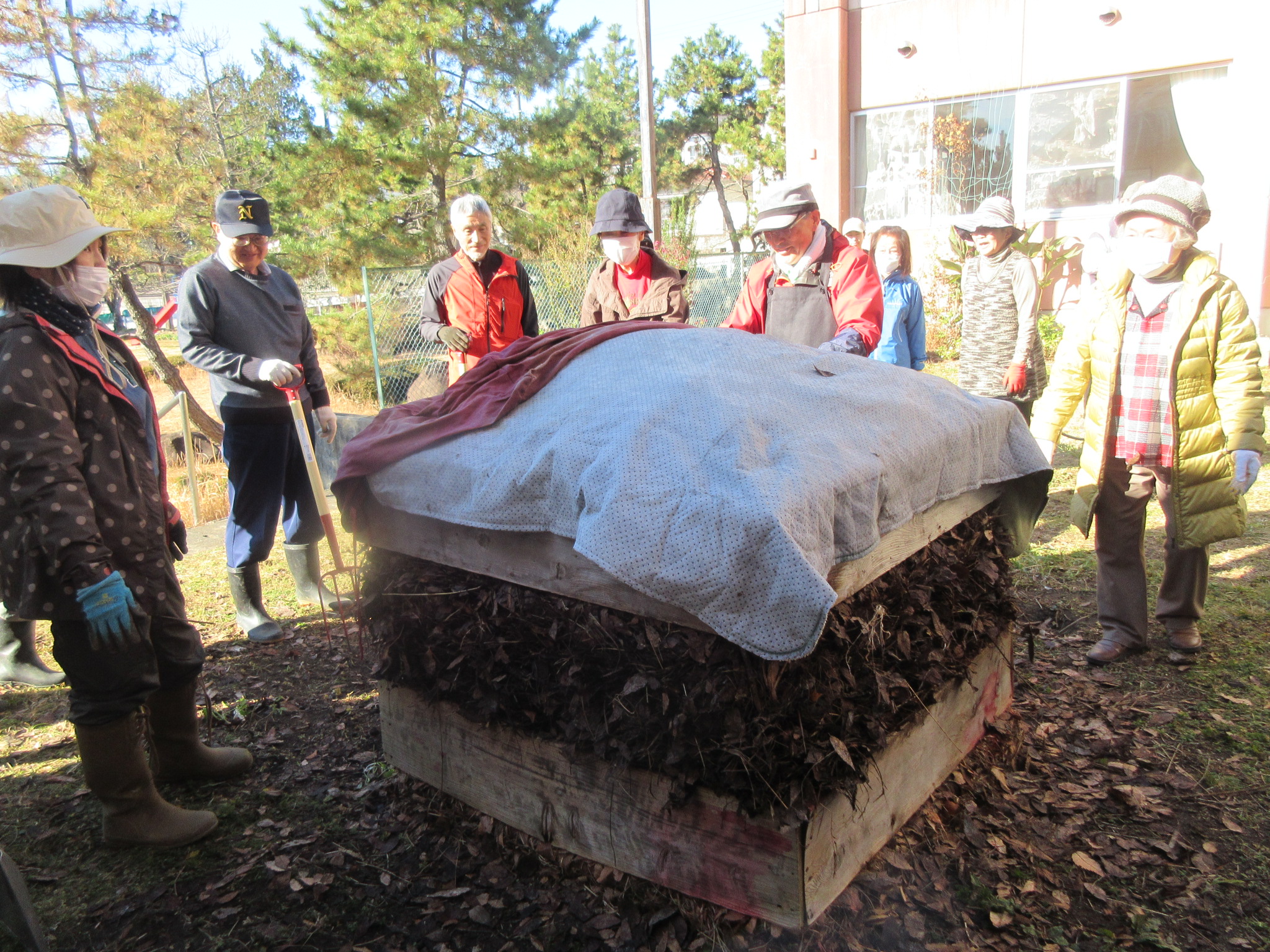 令和7年度堆肥の切り返し作業2