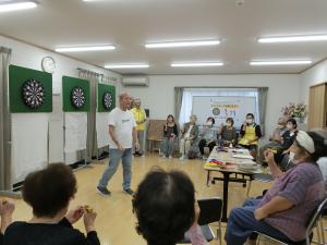 ダーツの投げ方の説明です