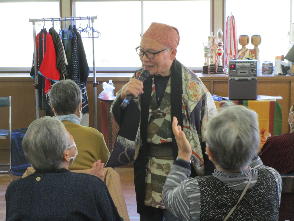 拍手でお出迎え