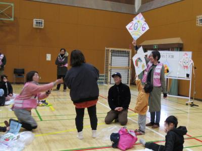 親子でおそろいの絵を描きました。