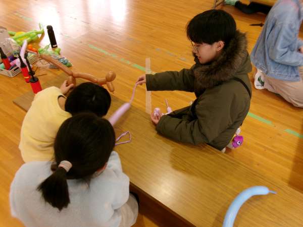 バルーンアートの様子