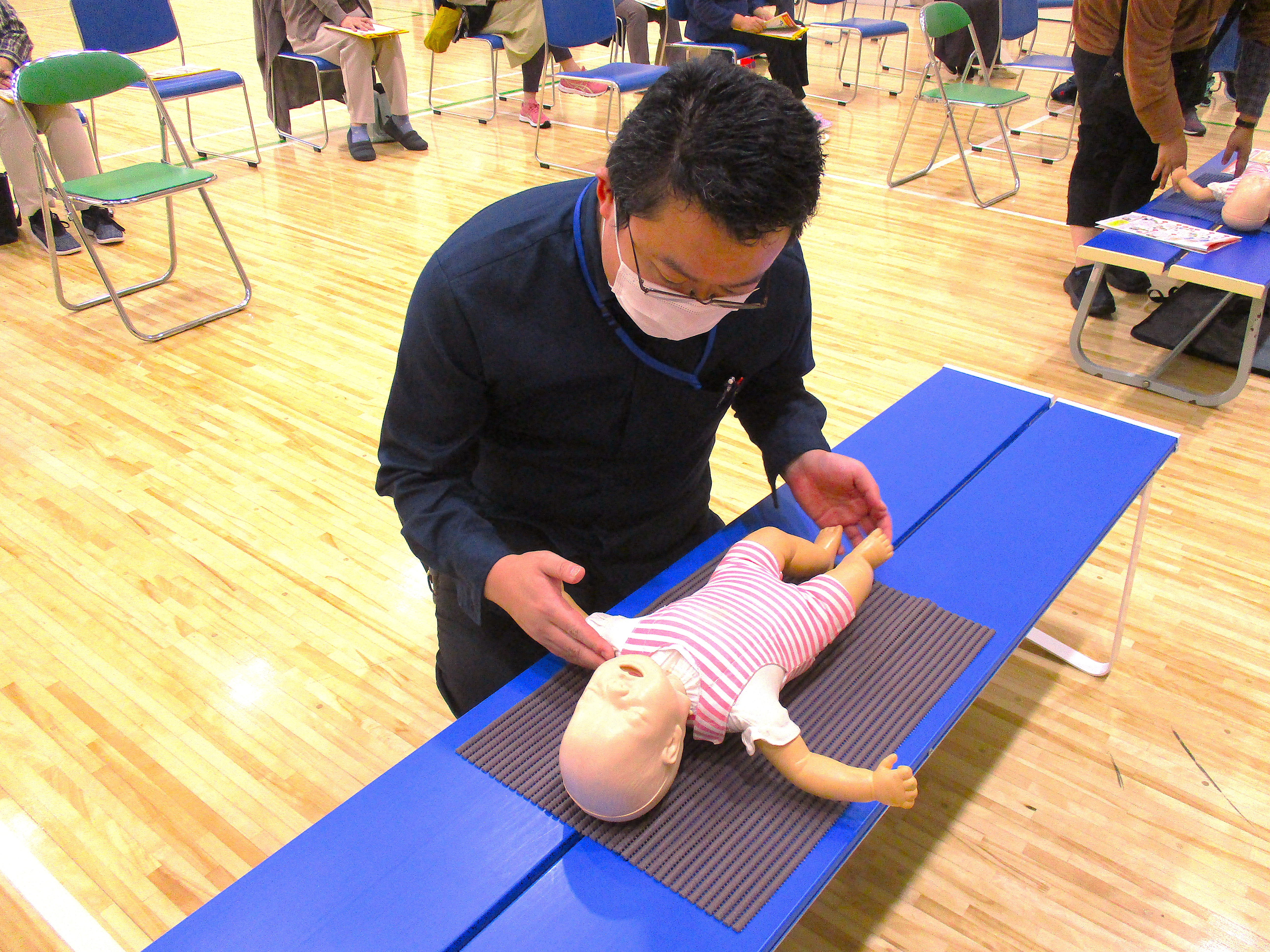 胸骨圧迫_ベビー