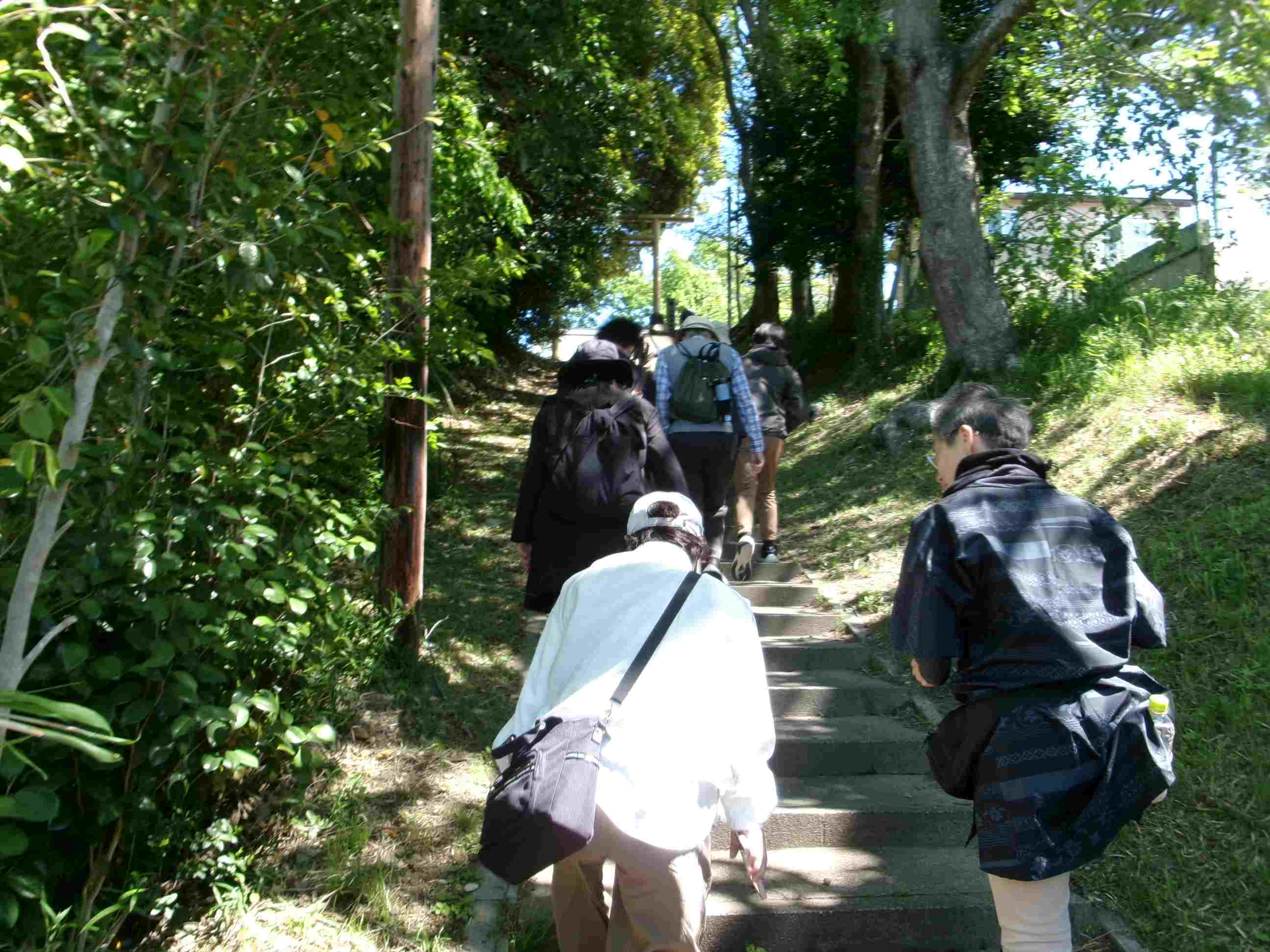 まち歩きの下見の様子