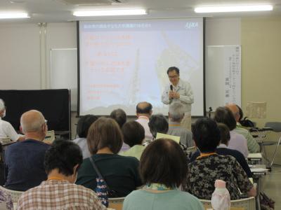 講師の富岡氏