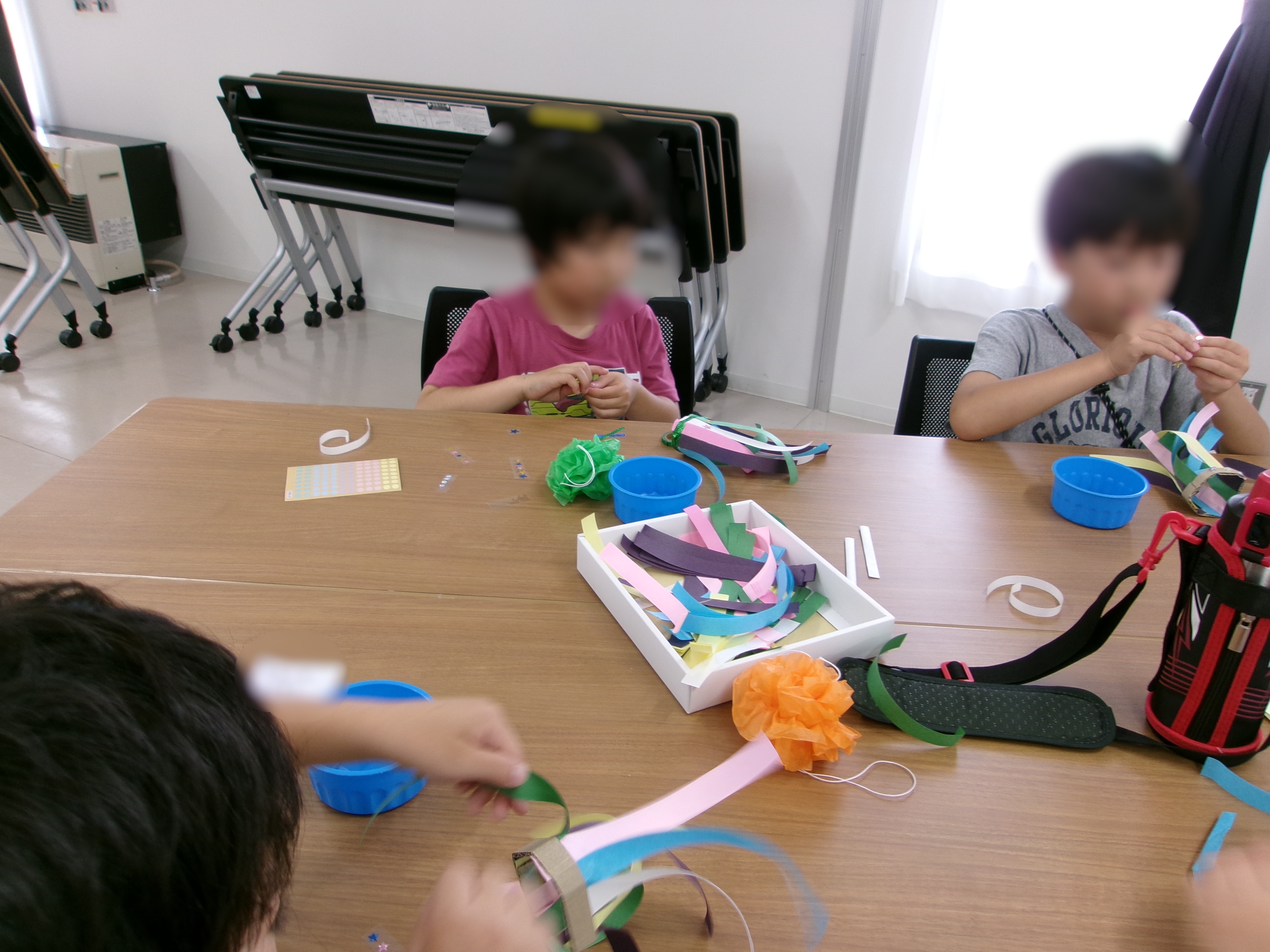 ミニ吹き流しを作っている様子3