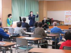 交通課のお話しの様子