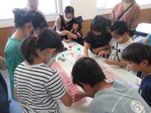 水の万華鏡　ビーズ選び