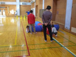 トンネルくぐりに挑戦しています