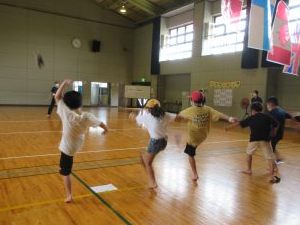 スリッパ飛ばしに挑戦