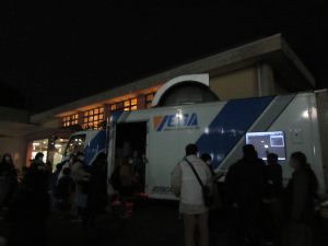 ベガ号で観察している様子