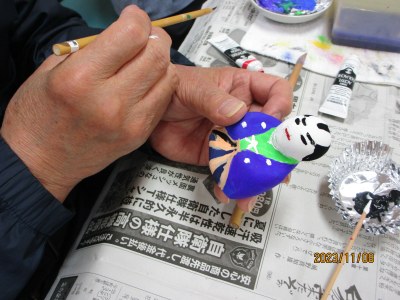 泉シニア塾第5回　仙台市博物館出前講座「堤人形についてと土人形の絵付け体験」を開催しました