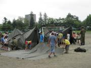 みんなでテントを建てました！
