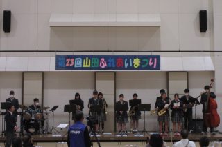 仙台西高等学校の吹奏楽部による演奏