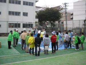 指定避難所　南小泉小学校　仮設トイレの設営訓練